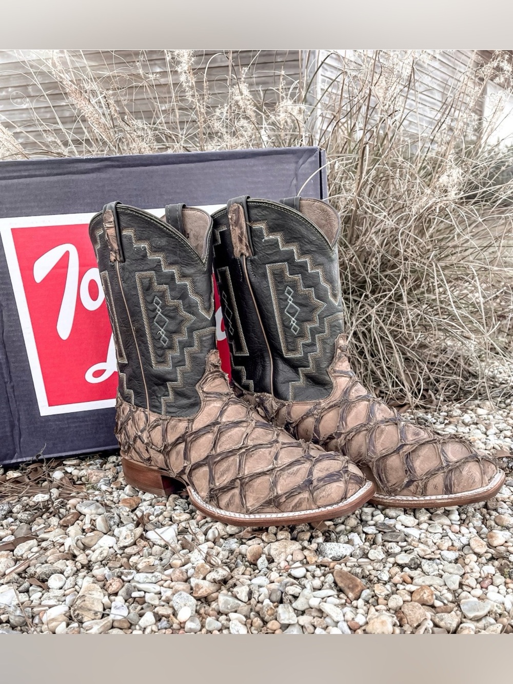 Tony Lama "Leviathan Pirarucu"
{Amazonian Fish} boots (Style 6082) Size:8D